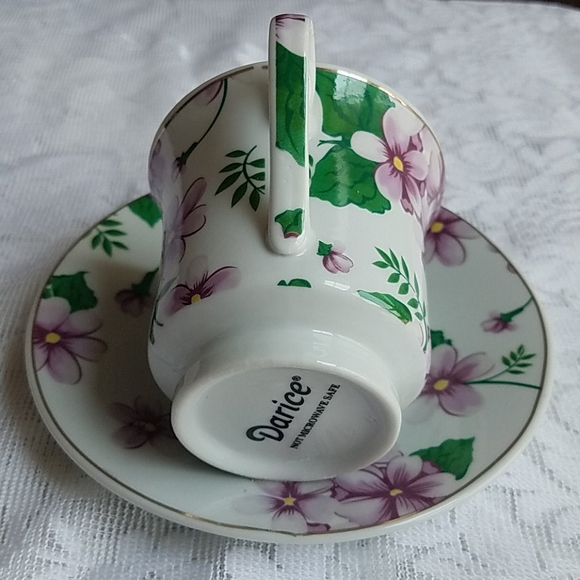 Birdfeeder Violet Teacup and Saucer White, Violet, Green Small Bag Birdseed - Picture 5 of 7